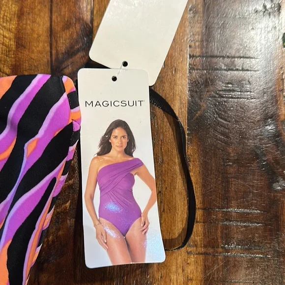 MagicSuit - Picture 4 of 4